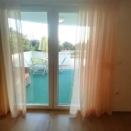 Mirela 2 Apartment