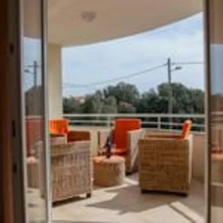 Mirela 2 Apartment *