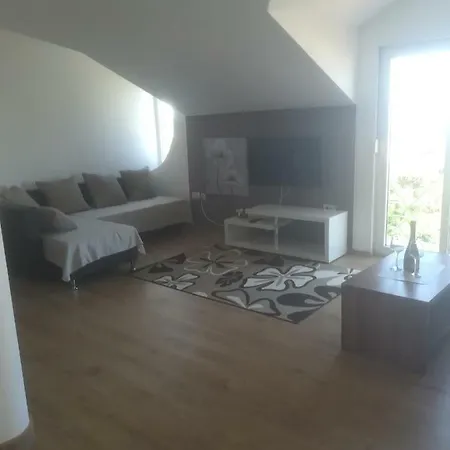 Apartment Mirela 2 Petrcane