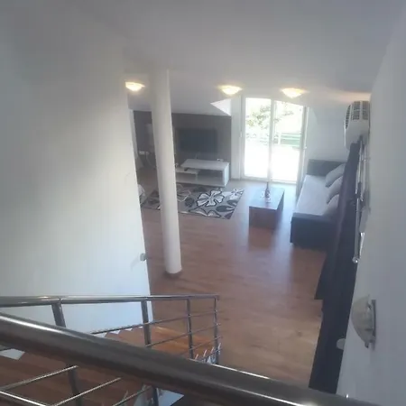 Mirela 2 Apartment Petrcane